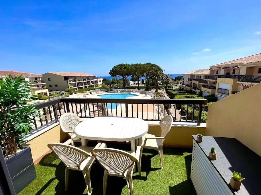 Les Issambres, Appartement Face Mer Golf St Tropez 0*, Les Issambres France
