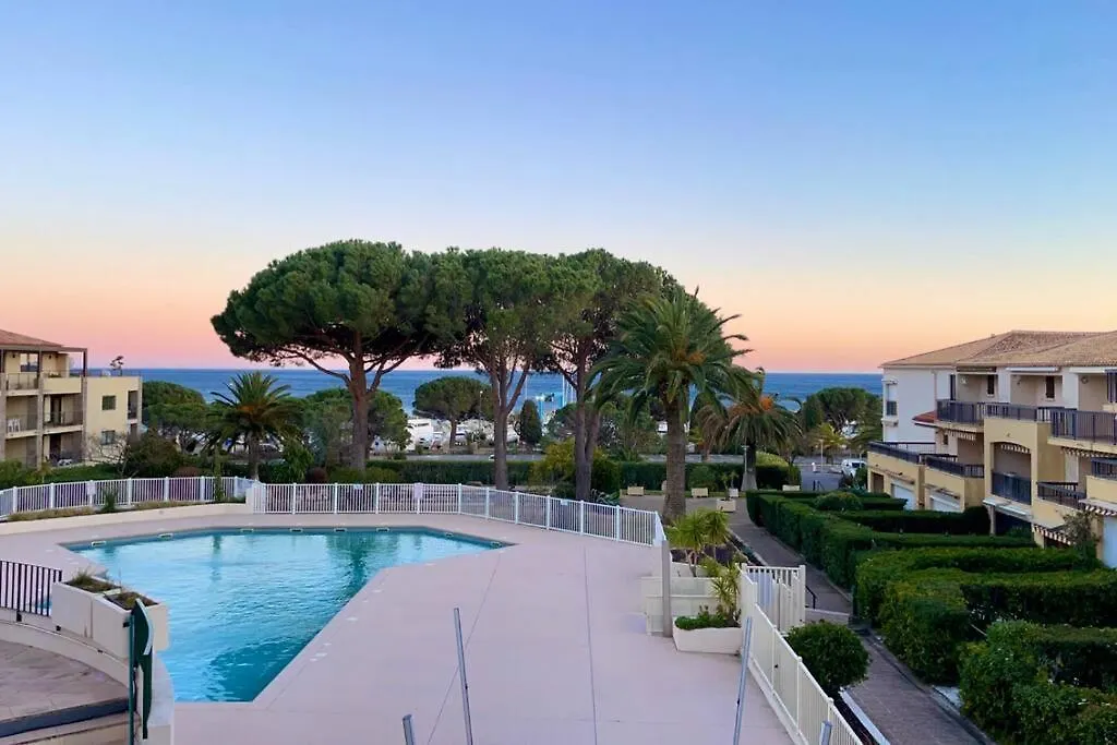 Apartment Les Issambres, Appartement Face Mer Golf St Tropez